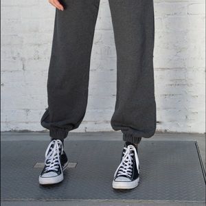 Brandy Melville Rosa Sweatpants